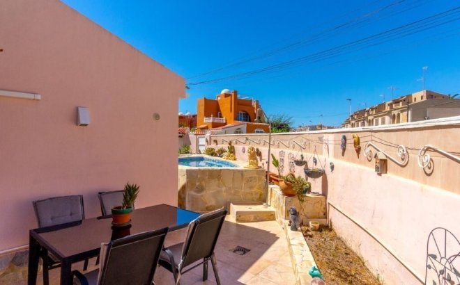 Resale - Town House -
Torrevieja - Los Frutales/ La Rosaleda