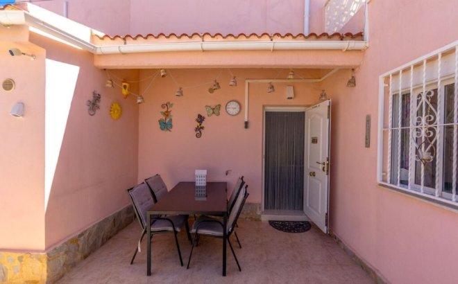 Resale - Town House -
Torrevieja - Los Frutales/ La Rosaleda