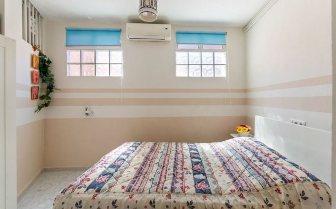 Resale - Town House -
Torrevieja - Los Frutales/ La Rosaleda