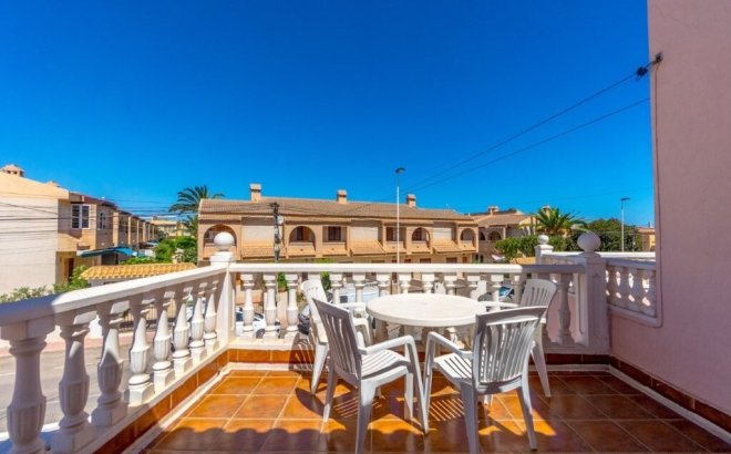 Resale - Town House -
Torrevieja - Los Frutales/ La Rosaleda