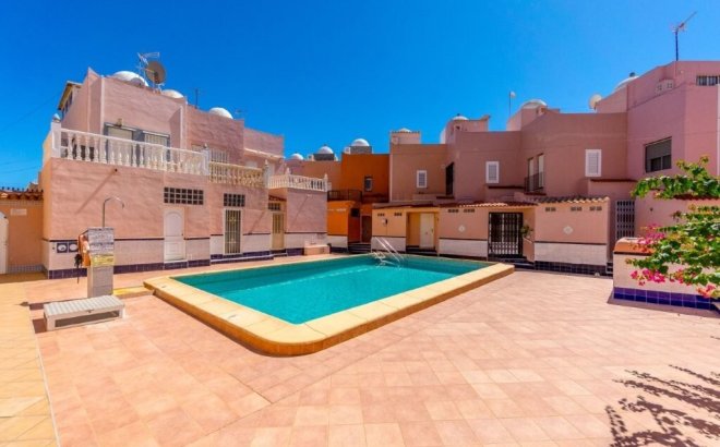 Resale - Town House -
Torrevieja - Los Frutales/ La Rosaleda