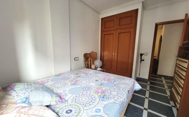 Resale - Apartment -
Torrevieja - Centro