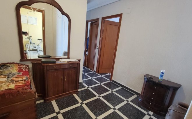 Resale - Apartment -
Torrevieja - Centro