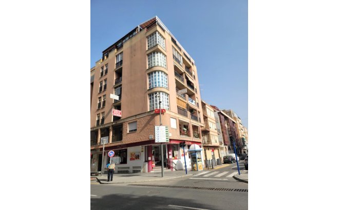 Resale - Apartment -
Torrevieja - Centro