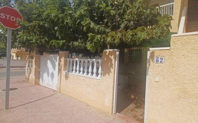 Resale - Bungalow -
Torrevieja - Costa Blanca
