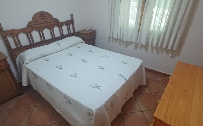 Resale - Bungalow -
Torrevieja - Costa Blanca