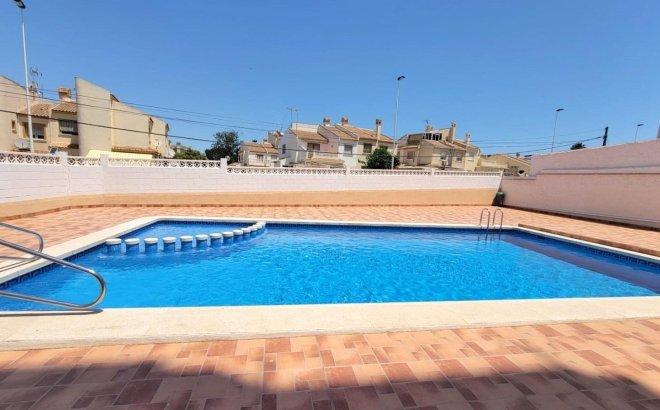 Resale - Apartment -
Torrevieja - Nueva Torrevieja