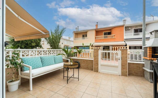 Resale - Dúplex -
Torrevieja - Playa De Los Naufragos