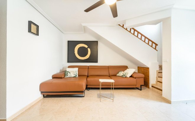 Resale - Dúplex -
Torrevieja - Playa De Los Naufragos