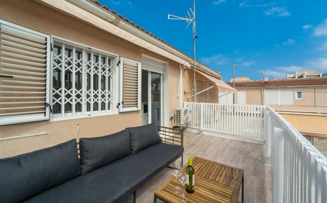 Resale - Dúplex -
Torrevieja - Playa De Los Naufragos