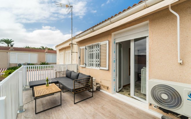 Resale - Dúplex -
Torrevieja - Playa De Los Naufragos