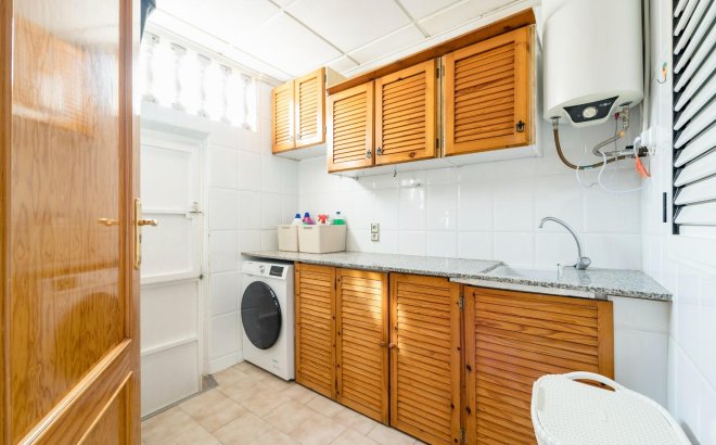 Resale - Dúplex -
Torrevieja - Playa De Los Naufragos