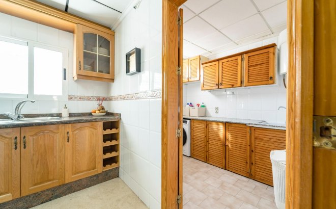 Resale - Dúplex -
Torrevieja - Playa De Los Naufragos