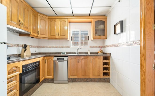 Resale - Dúplex -
Torrevieja - Playa De Los Naufragos