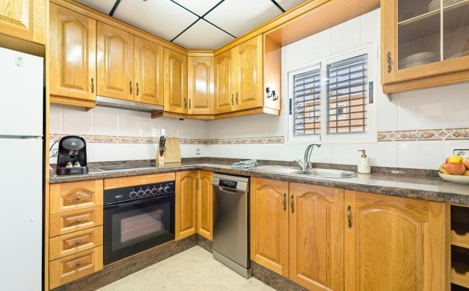 Resale - Dúplex -
Torrevieja - Playa De Los Naufragos