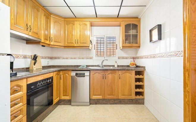 Resale - Dúplex -
Torrevieja - Playa De Los Naufragos