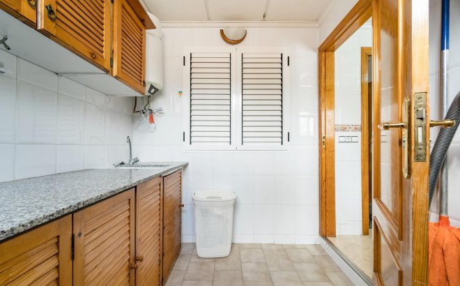 Resale - Dúplex -
Torrevieja - Playa De Los Naufragos