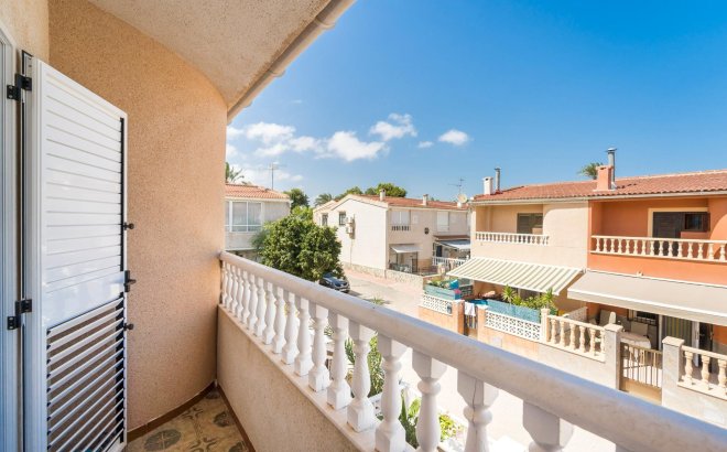 Resale - Dúplex -
Torrevieja - Playa De Los Naufragos
