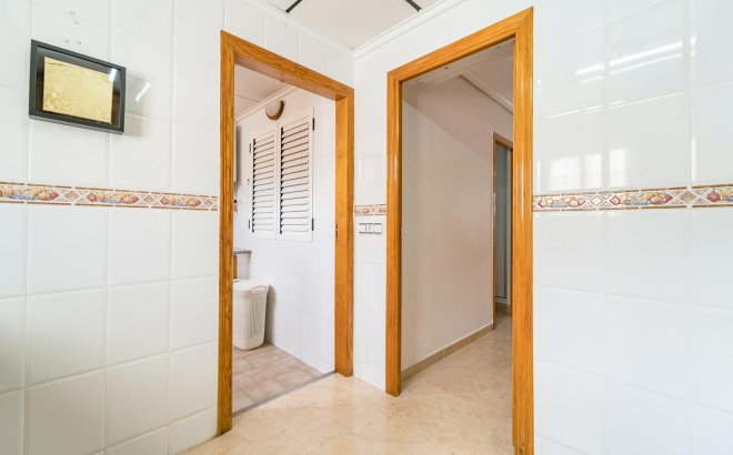 Resale - Dúplex -
Torrevieja - Playa De Los Naufragos