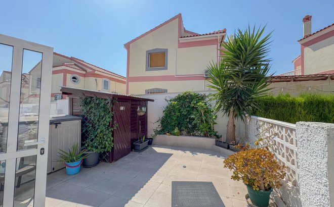 Herverkoop - Town House -
Torrevieja - Costa Blanca