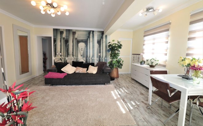 Resale - Penthouse -
Torrevieja - Playa De Los Naufragos