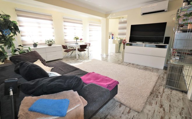 Resale - Penthouse -
Torrevieja - Playa De Los Naufragos