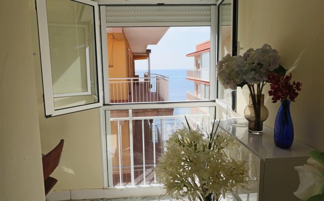 Resale - Penthouse -
Torrevieja - Playa De Los Naufragos