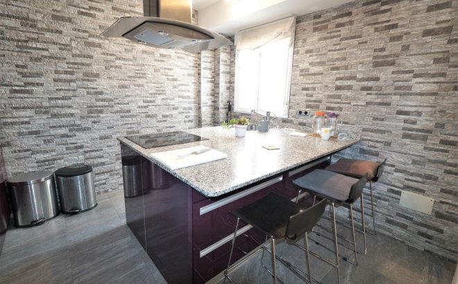 Resale - Penthouse -
Torrevieja - Playa De Los Naufragos