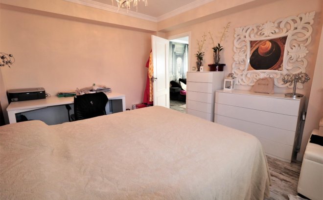 Resale - Penthouse -
Torrevieja - Playa De Los Naufragos