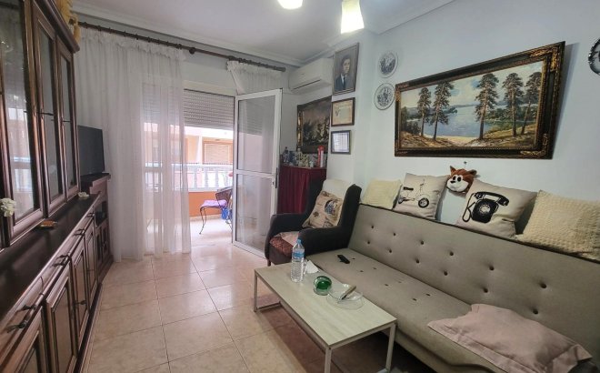 Resale - Apartment -
Torrevieja - Centro