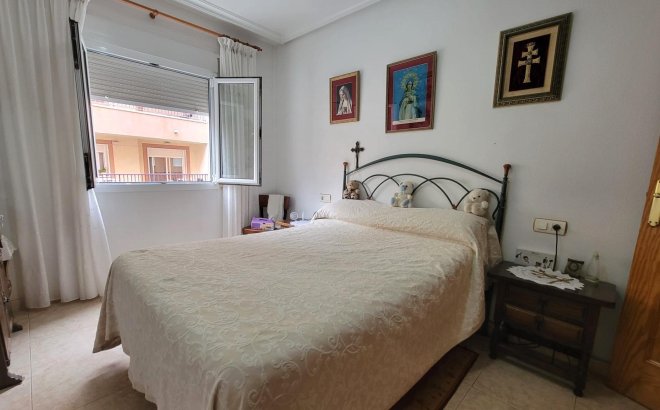 Resale - Apartment -
Torrevieja - Centro