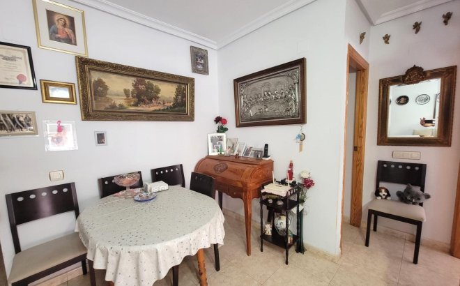 Resale - Apartment -
Torrevieja - Centro