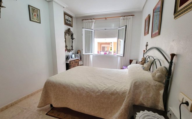 Resale - Apartment -
Torrevieja - Centro