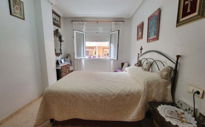 Resale - Apartment -
Torrevieja - Centro