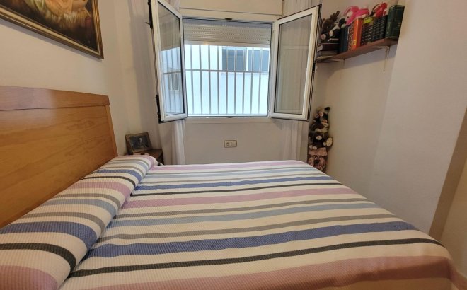 Resale - Apartment -
Torrevieja - Centro