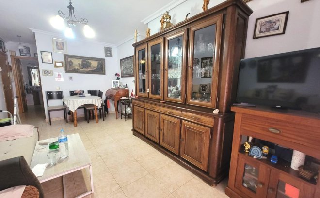 Resale - Apartment -
Torrevieja - Centro