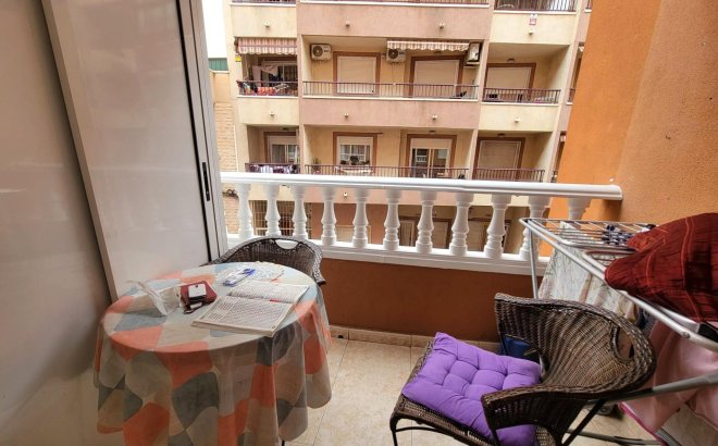 Resale - Apartment -
Torrevieja - Centro