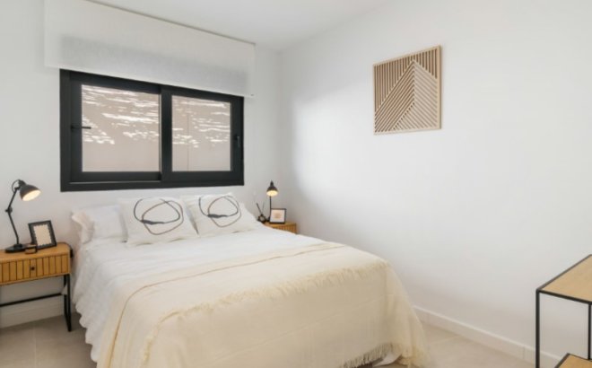 Resale - Villa -
Torrevieja - Costa Blanca