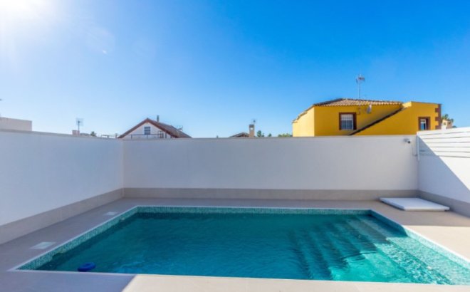 Resale - Villa -
Torrevieja - Costa Blanca