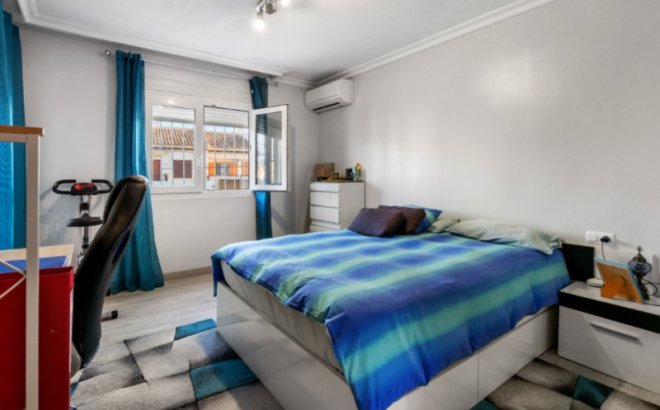 Herverkoop - Town House -
Torrevieja - Costa Blanca