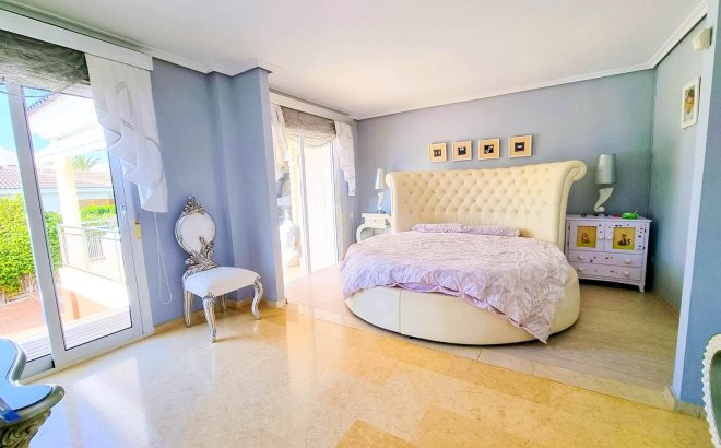 Herverkoop - Villa -
Torrevieja - Torre La Mata