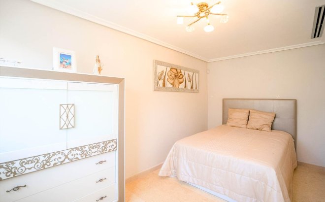 Herverkoop - Villa -
Torrevieja - Torre La Mata