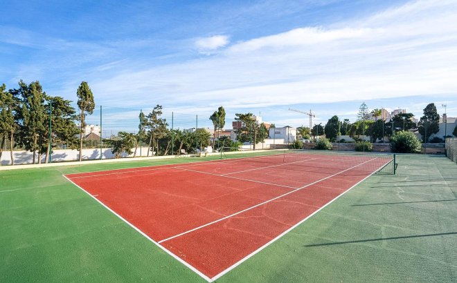 Herverkoop - Villa -
Torrevieja - Torre La Mata