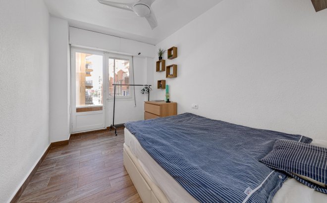 Resale - Apartment -
Torrevieja - Playa del Cura