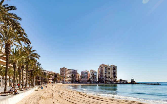 Resale - Apartment -
Torrevieja - Playa del Cura