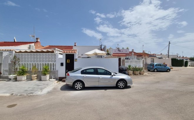 Resale - Bungalow -
Torrevieja - La Siesta - El Salado - Torreta