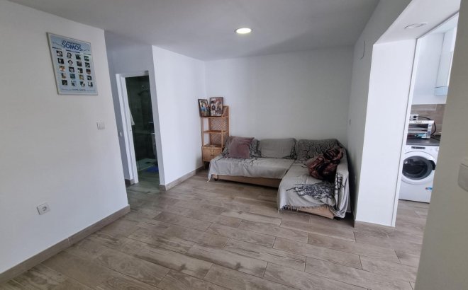 Resale - Bungalow -
Torrevieja - La Siesta - El Salado - Torreta