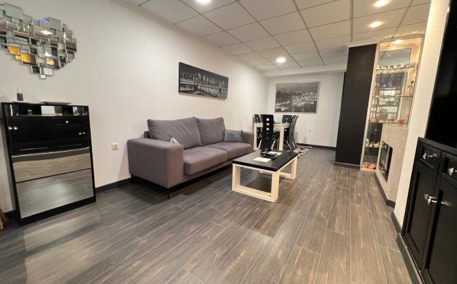 Resale - Apartment -
Torrevieja - Playa del Cura