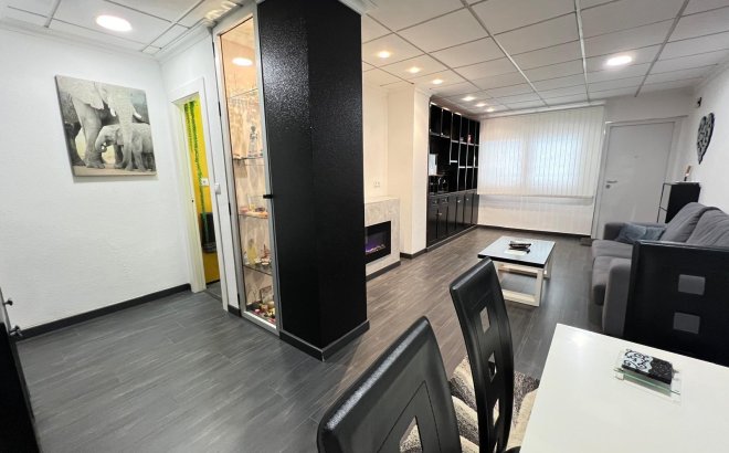 Resale - Apartment -
Torrevieja - Playa del Cura