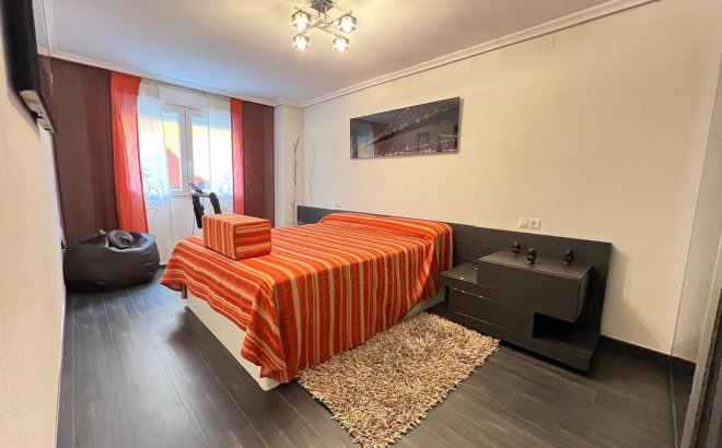 Resale - Apartment -
Torrevieja - Playa del Cura